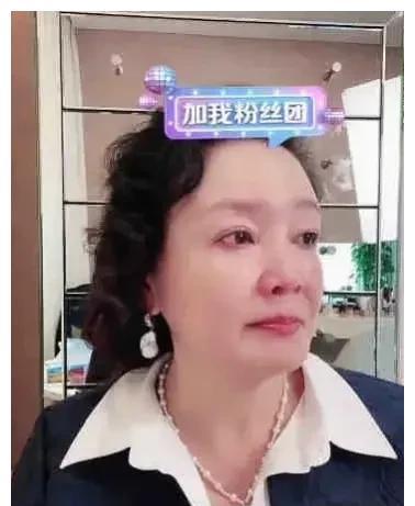 娱乐圈吃瓜博主制作人,揭秘明星幕后故事，带你走进娱乐圈的真相世界